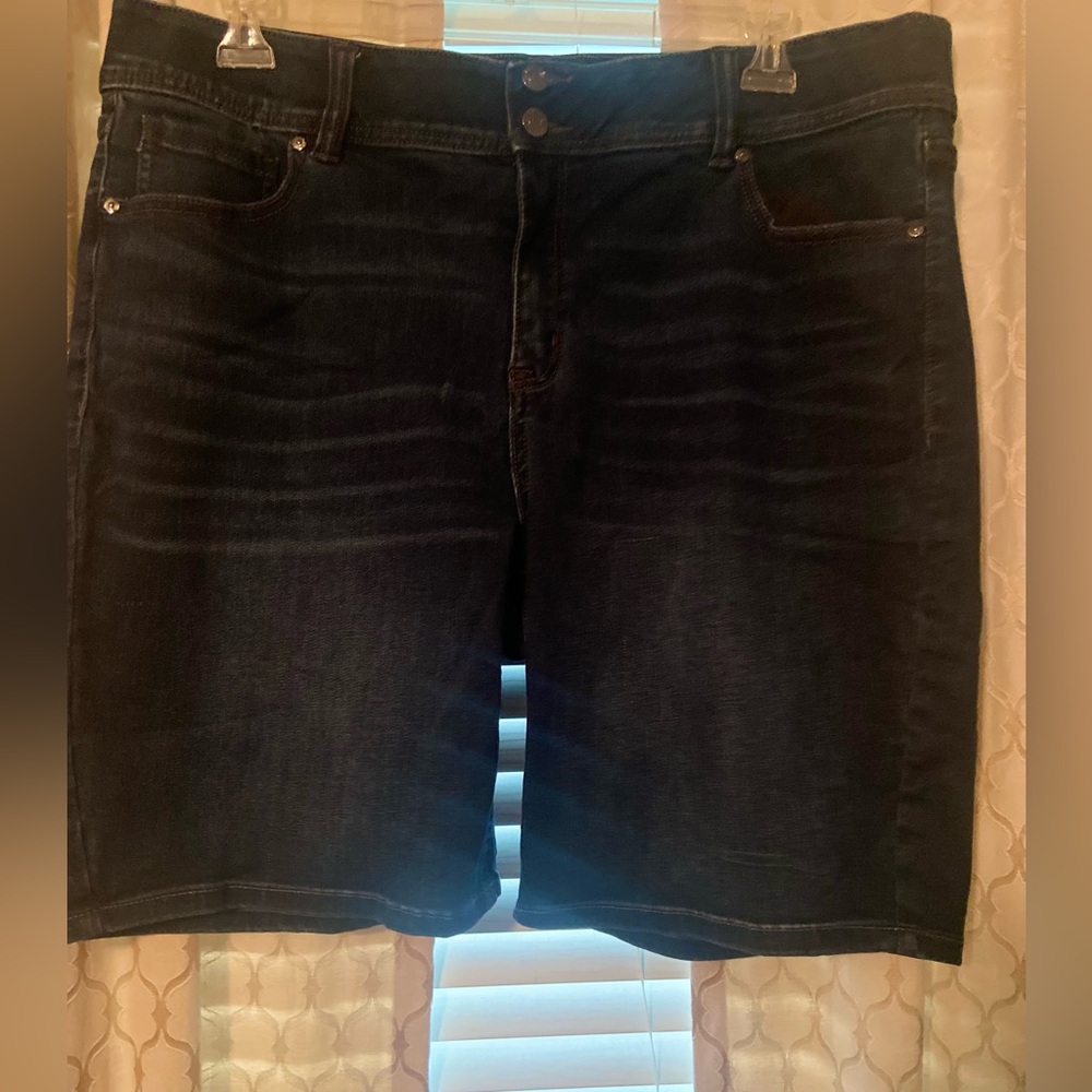 Lane Bryant Bermuda Jean Shorts; Size 20